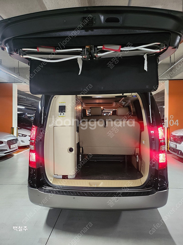 스타렉스현대순정캠핑카.20년7월.4WD.7만K. 검정색.상태최강 .판매합니다--7