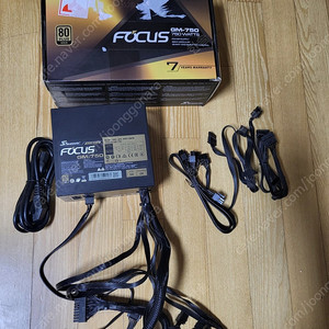 시소닉 focus gm-750 80plus 골드 세미 모듈 파워 판매합니다.