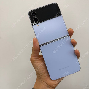 F721 갤럭시 Z플립4 블루 256기가 21만 판매합니다.