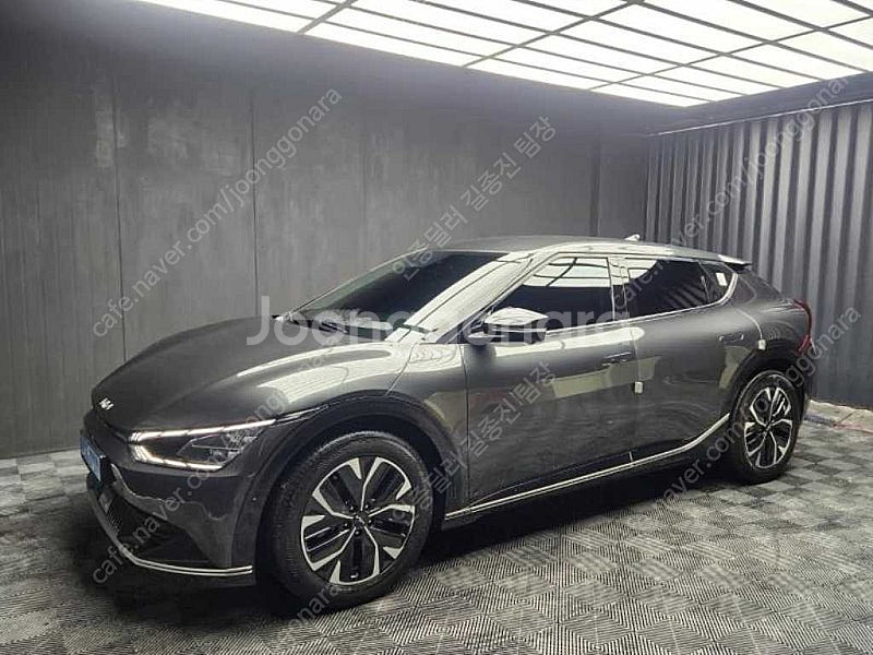 EV6 중고 EV6 중고차 회색 2022년식 롱레인지 어스 실매물중고차--3
