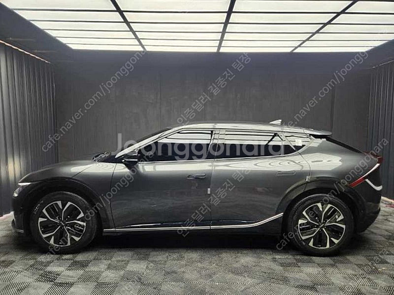 EV6 중고 EV6 중고차 회색 2022년식 롱레인지 어스 실매물중고차--4
