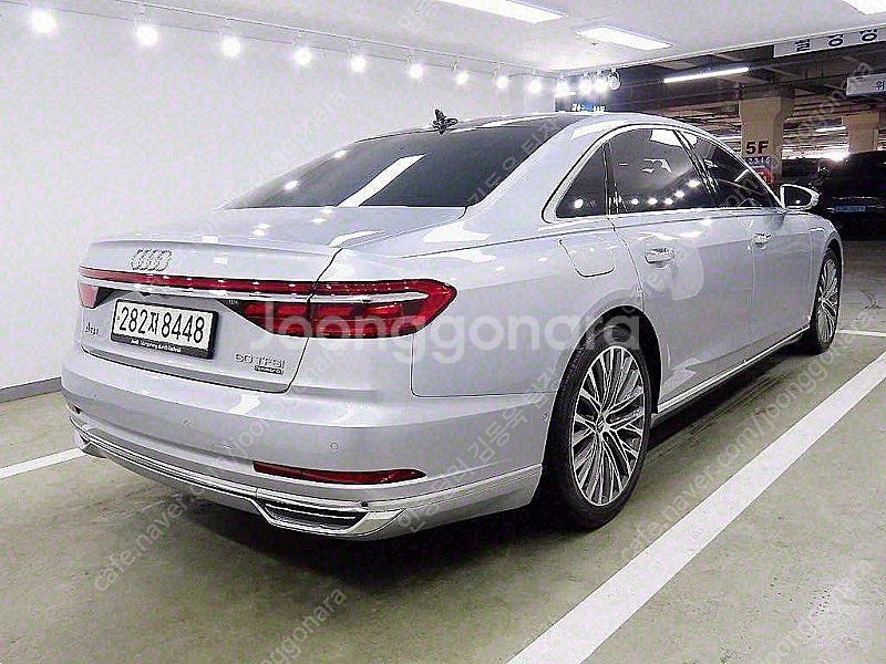 74,131 km 아우디 A8 중고 21년식 60 TF...--9