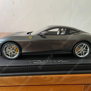 1:18 bbr 페라리 로마 판매합니다~