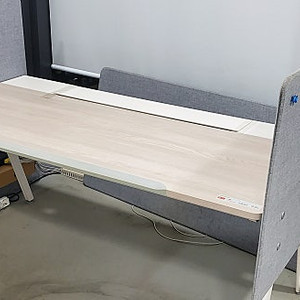 퍼시스인에이블 데스커모션데스크 데스커책상 한샘책상 허먼밀러뉴에어론 서울대의자 책장 시디즈의자