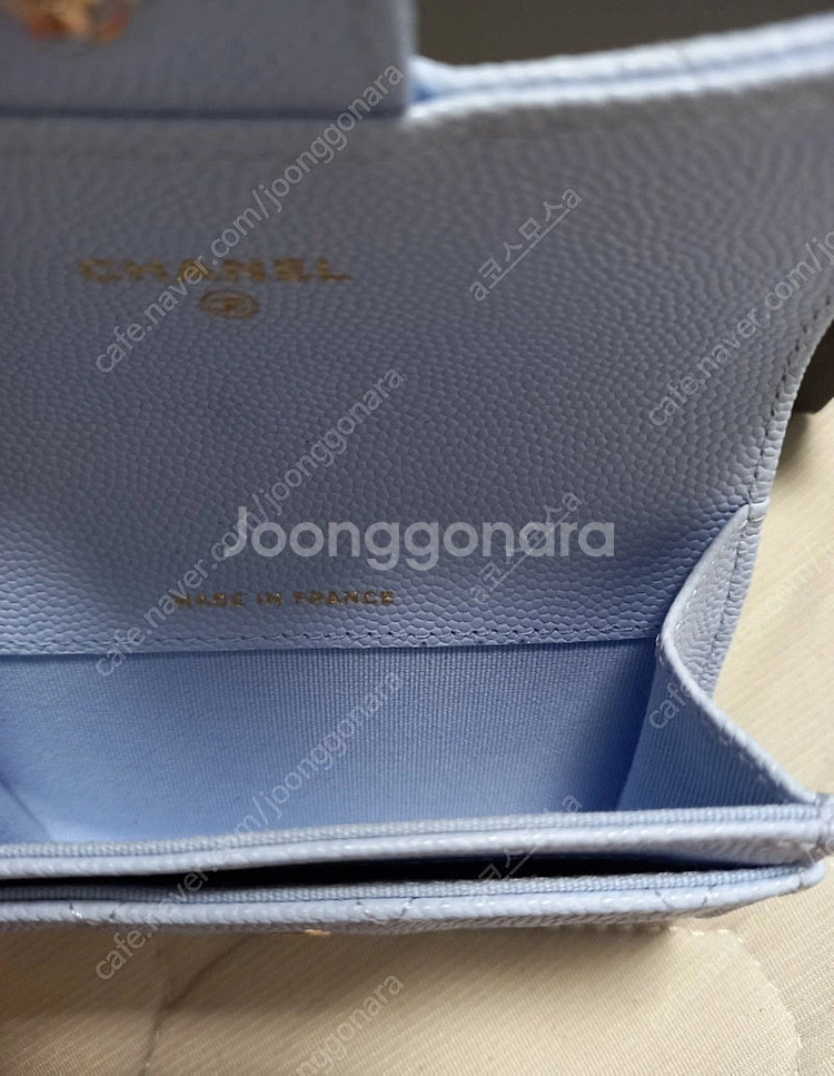 샤넬 클래식 똑딱이 카드지갑 파스텔블루 내장칩--6