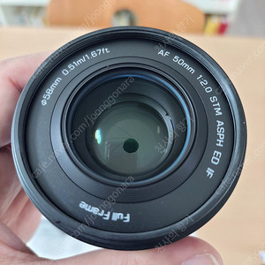 빌트록스 50mm f2.0 풀프레임(새 것 상태) 렌즈 판매합니다.