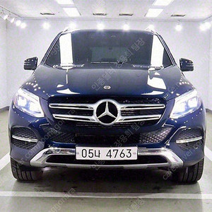 벤츠 GLE 중고 벤츠 GLE클래스 중고 벤츠 GLE 중고차 벤츠 GLE클래스 중고차 파란색 2018년식 58,784km GLE 350 d 4MATIC 중고자동차