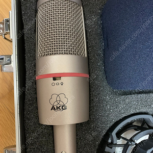 콘덴서 마이크 AKG C4000B 판매합니다.