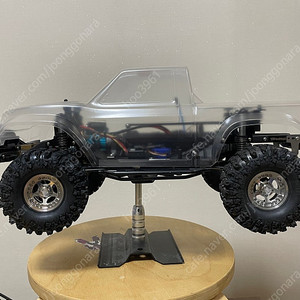trx-4(sport/브롱코/디펜더 바디 포함)팝니다. 또는 게이밍 컴퓨터와 교환원합니다.