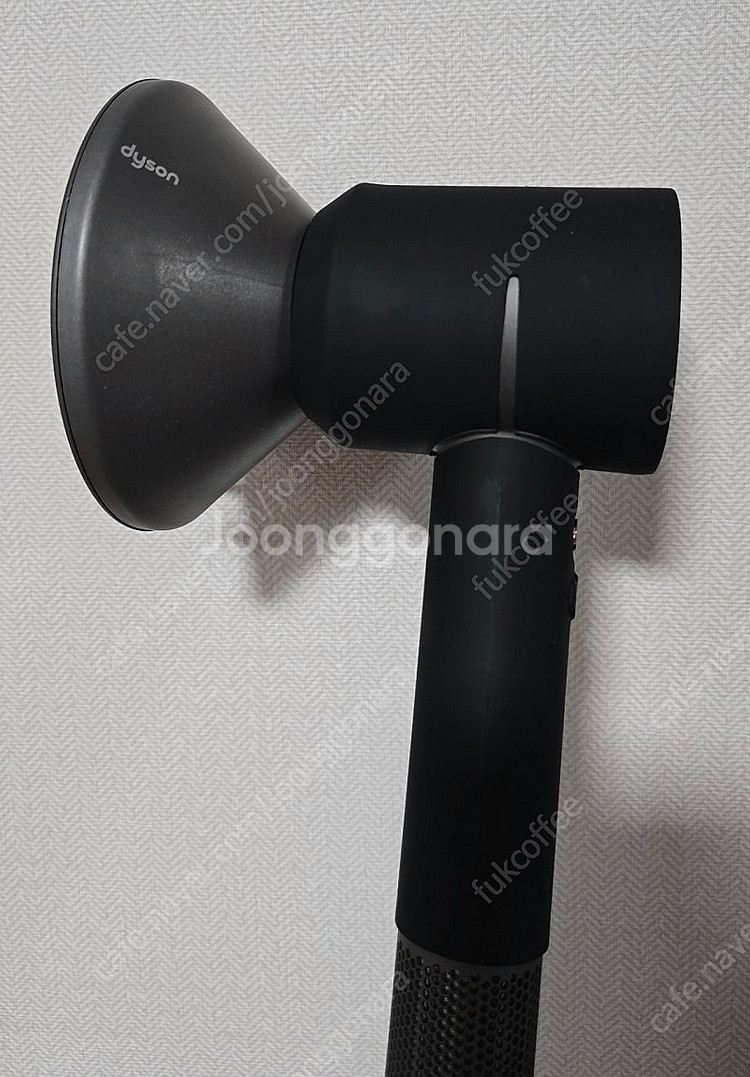 다이슨 슈퍼소닉 헤어드라이어 레드에디션 팝니다.--2
