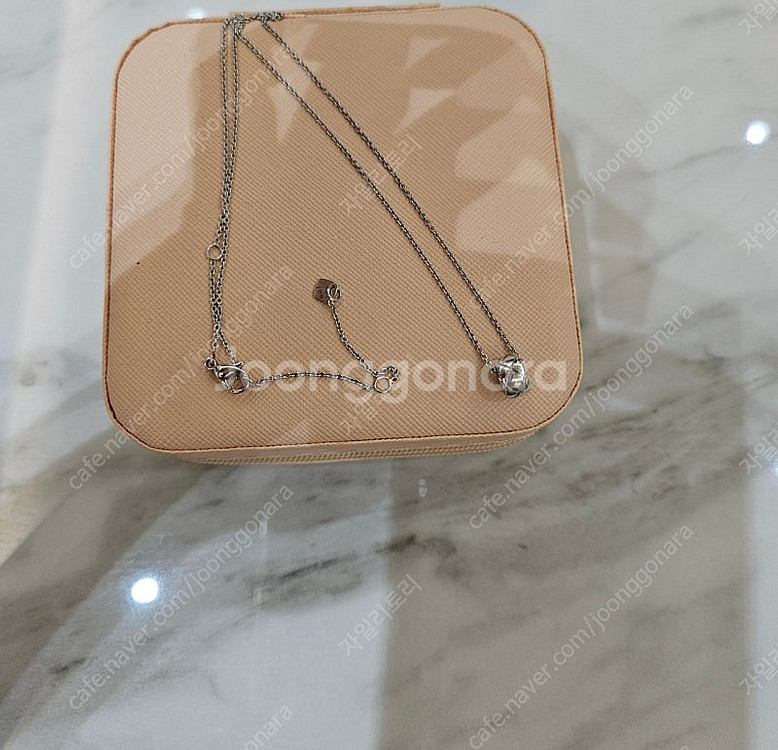 새상품 샤넬 코코 크러쉬 18k 화이트골드 목걸이--0