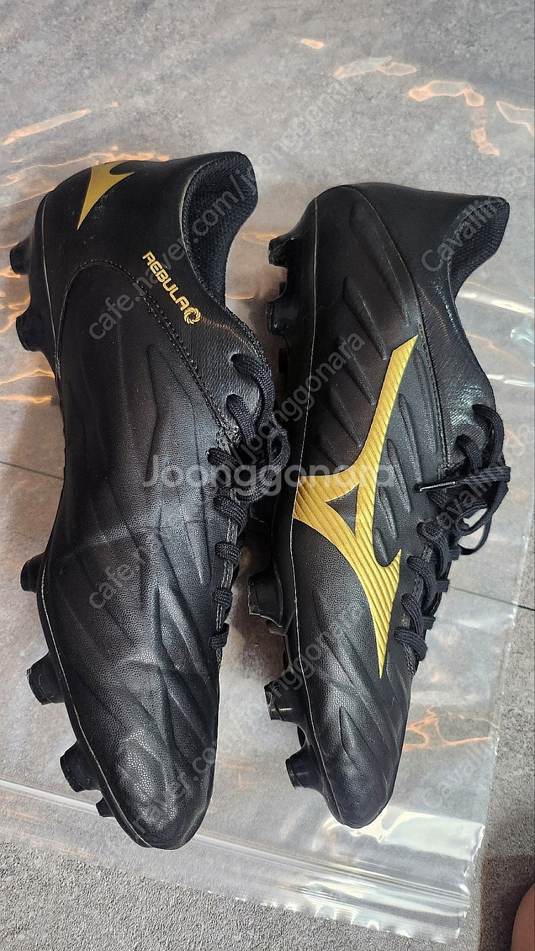 미즈노 레뷸라 V3 AG (270 SIZE)--4