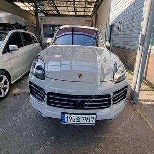포르쉐 카이엔 중고 포르쉐 중고 수입중고자동차 2023년식 61,588km 3.0 중고차카페