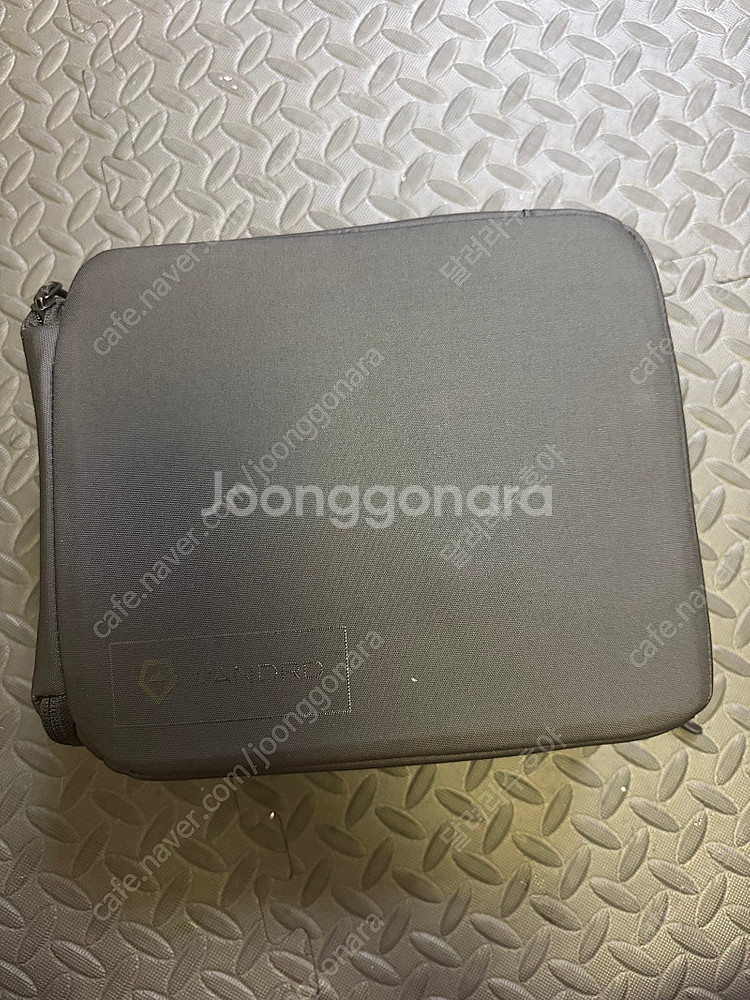원더드 큐브 에센셜 파티션 가방 판매합니다--0