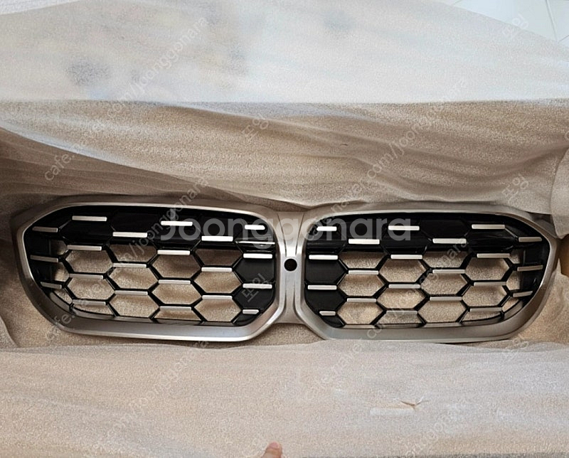 bmw 3시리즈 순정 라디에이터 그릴 미사용 새제품 박...--0