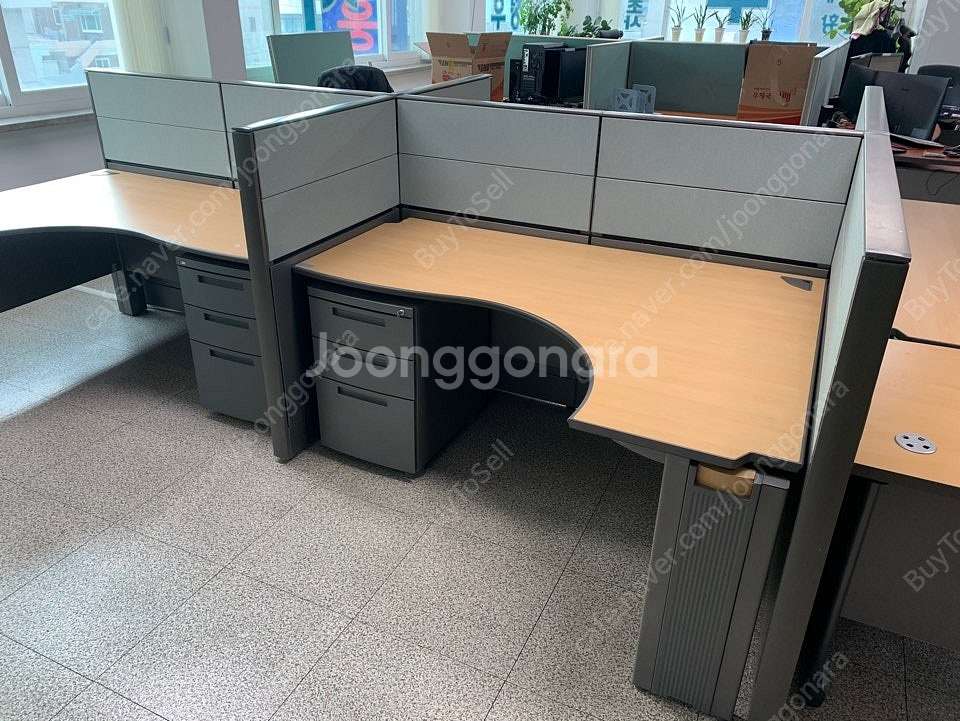 퍼시스 L형책상 메쉬의자 파티션 중고사무용가구 대량판매--1