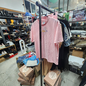 의류매장 진열행거 옷매대 진열매대 가게행거 옷진열 옷행거 의류행거 의류매대 의류매장행거