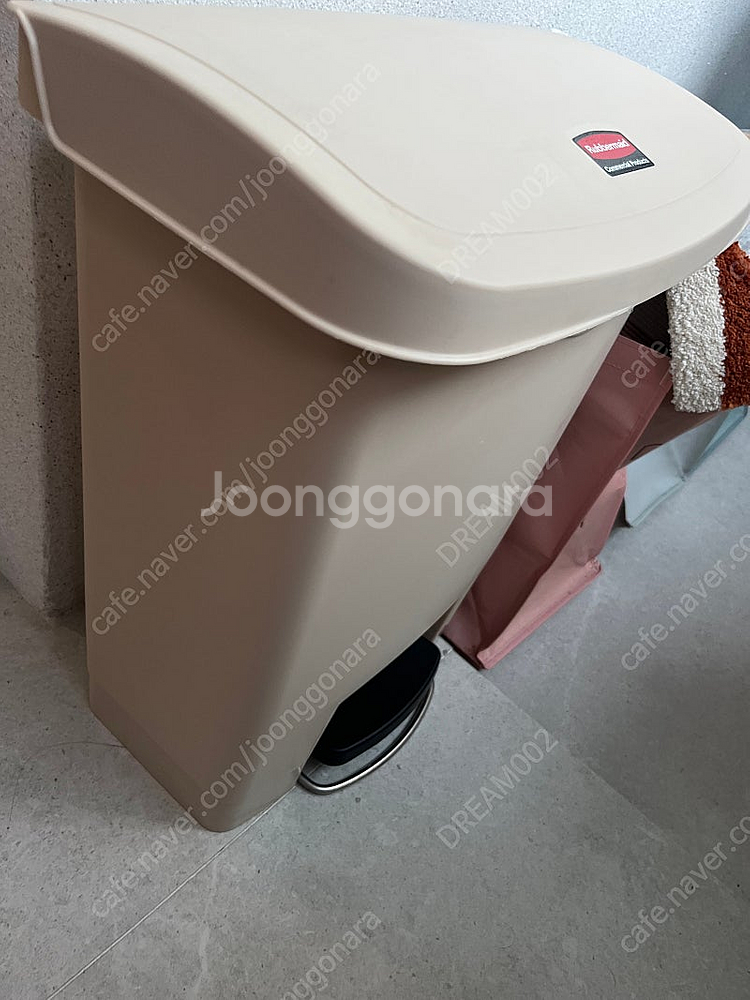 러버메이드 슬림 페달 휴지통 30L--2
