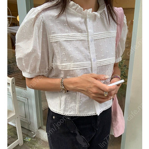 퍼프 프릴 블라우스