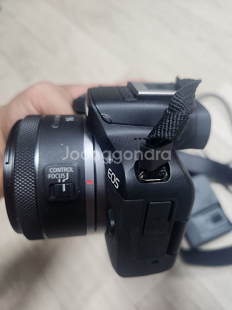 eos r50 본체+광각렌즈 팝니다(rf16 , f2....--1