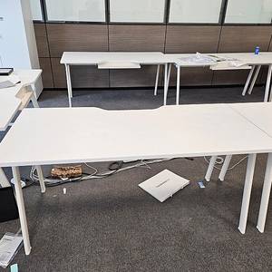 퍼시스인에이블 데스커모션데스크 데스커책상 한샘책상 허먼밀러뉴에어론 서울대의자 책장 시디즈의자