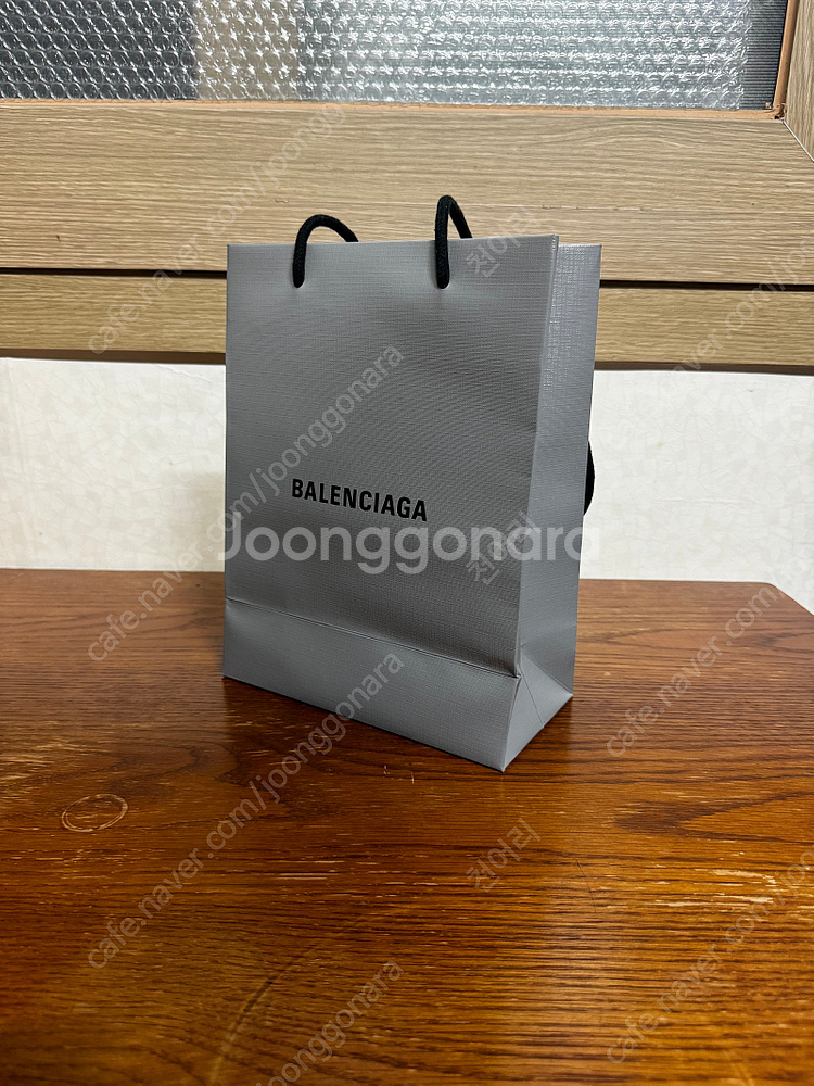 구찌 매장 쇼핑백, 케이스 등등 팔아요--6
