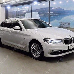 BMW 5시리즈 중고 5시리즈 중고차 할부 BMW 520D 중고 흰색 2018년식 520d xDrive 럭셔리 플러스 실매물중고차
