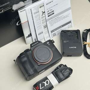 소니 A7R5 , 135gm , 40G , 삼양 75.8 , A99m2 , 35.4 아트사무식