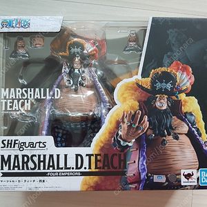 shf 원피스 마샬d티치 검은수염 미개봉 팝니다