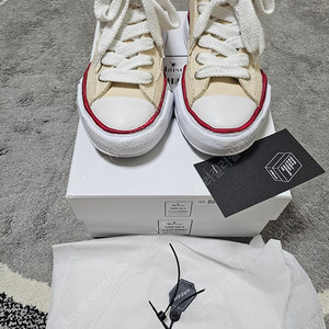 메종 미하라 야스히로 피터슨 OG 솔 캔버스 로우탑 스니커즈 내츄럴(40)