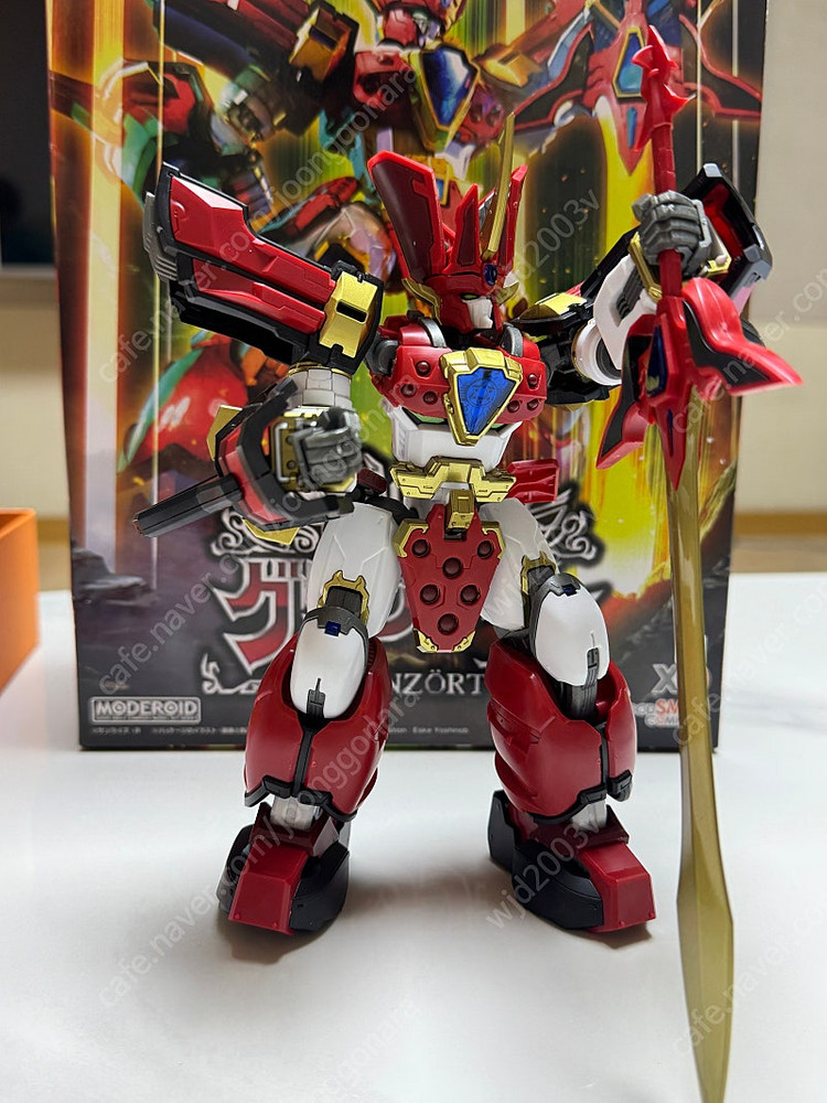 킹스 스타일 그랑죠 (기본) 조립완성 팔아요 (노랑색에만 도색 하엿음)--1