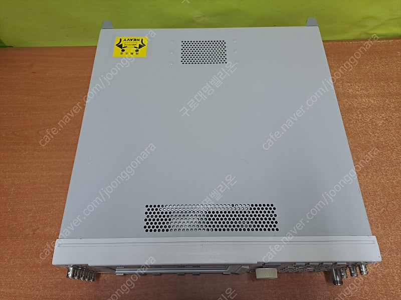 Agilent E4438C, 250 KHz to 3 GHz, Vector Signal Generator(신호발생기)... 이미지