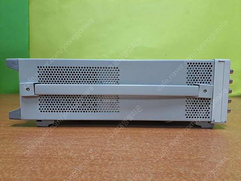 Agilent E4438C, 250 KHz to 3 GHz, Vector Signal Generator(신호발생기)... 이미지