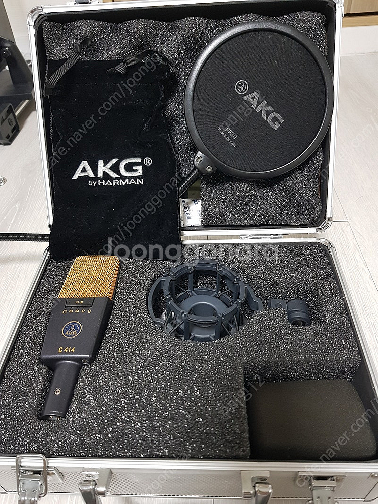 AKG C414 XL2 마이크 풀박스 팔아요--0