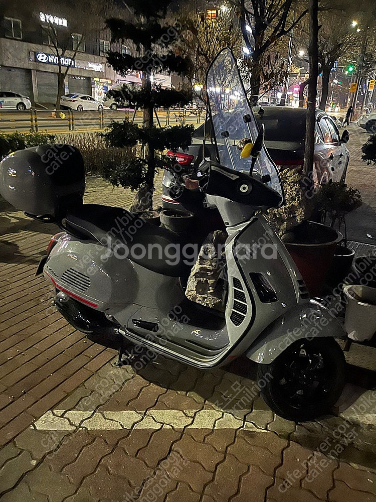 베스파 GTS300 (22년식,5500KM) 아비오그레...--3