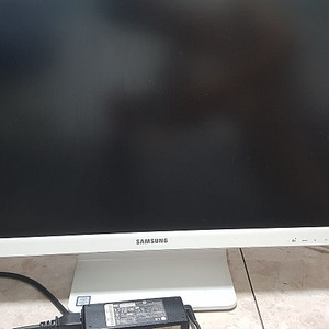 삼성전자 삼성 samsung 올인원PC7 DM700A4K 일체형 컴퓨터 데스크탑 24인치 아주 저렴히 팝니다