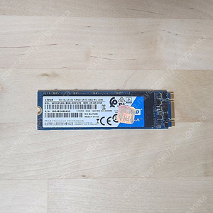 M.2 SATA SSD 250GB 1.8만 팝니다. 컨디션 좋습니다.