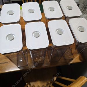 바퀜 진공기기, 밀폐용기(3.2L) 팝니다~