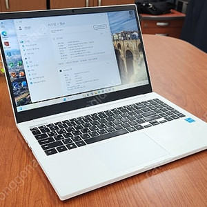 삼성 노트북 플러스2 NT550XDA 20만원에 팝니다