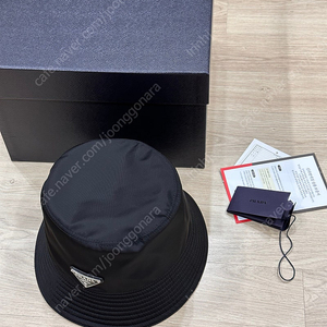 프라다 리나일론 버킷햇 블랙 xl 새상품