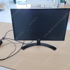 22인치 모니터 LG 2대, 삼성 1대 총 3개 각개판매