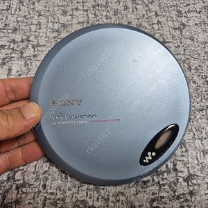 SONY 워크맨 CDP D-EJ775 블루색상 정상작동품 판매합니다.