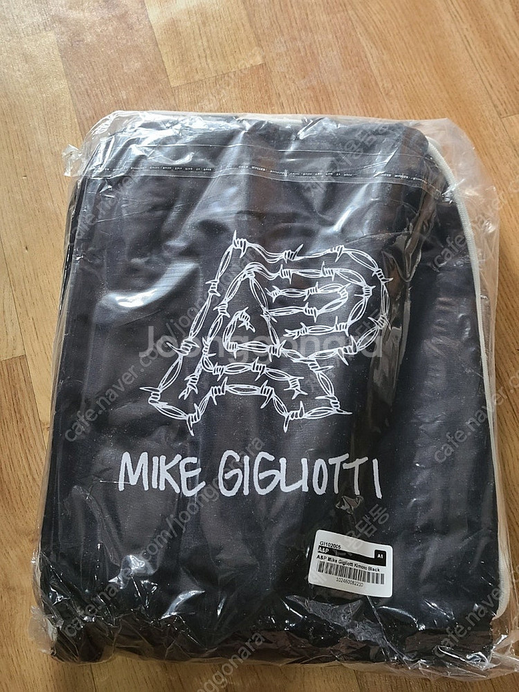 A&P x Mike Gigliotti Black A1 ...--0