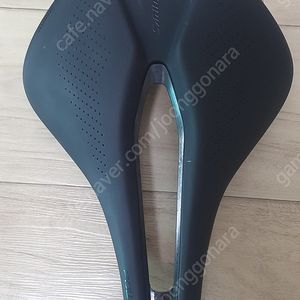 거의 새것 에스웍스 파워 안장 155mm 팝니다.
