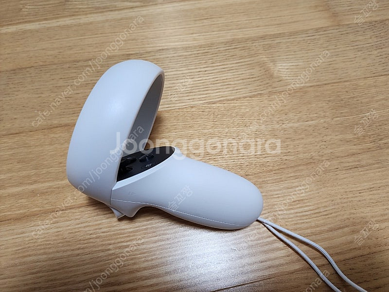 메타 오큘러스 퀘스트2 64G 기본--5