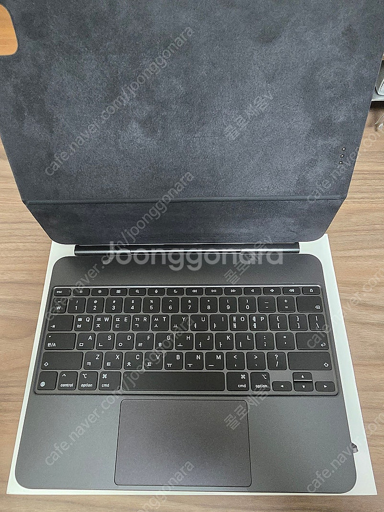 애플 매직키보드 M4 13인치 블랙--1