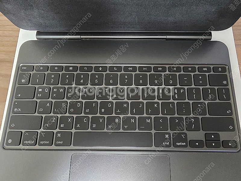 애플 매직키보드 M4 13인치 블랙--2