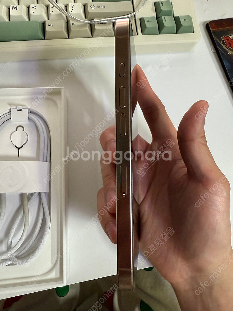 S급 아이폰16 프로 자급제 128gb 데저트 팝니다--2