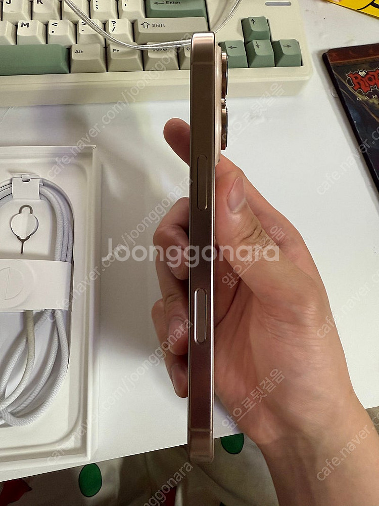 S급 아이폰16 프로 자급제 128gb 데저트 팝니다--4