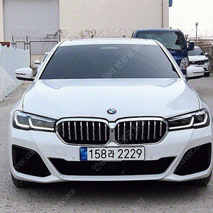BMW 5시리즈 중고 BMW 중고 5시리즈 중고차 할부 흰색 2021년식 59,850km 530i xDrive M 스포츠 중고차구매